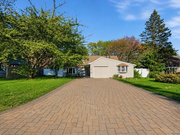 201 Serpentine Lane, Islandia, NY 11749