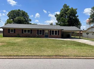 16 Holman St, Daleville, AL 36322
