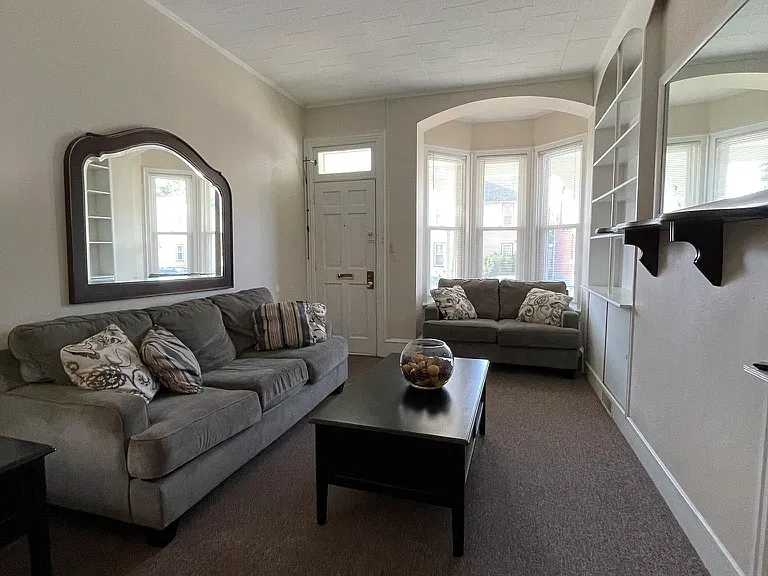 723 Grace St — Photo 3