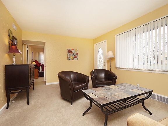 3rd image of 8347 Wexford Ave