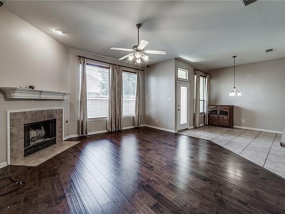 2nd image of 819 Duck Pond Dr