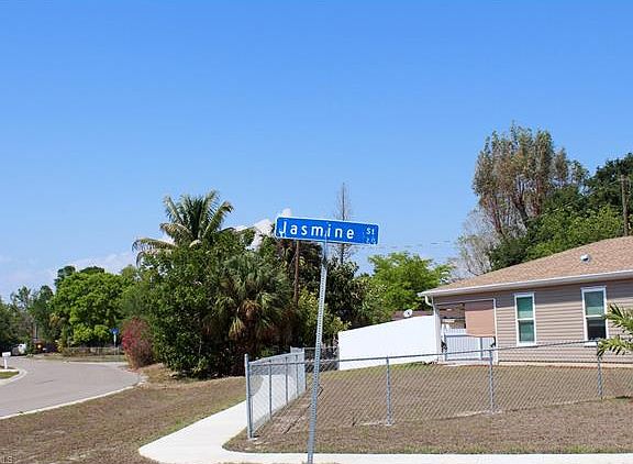 5th image of 1001 Jasmine St
