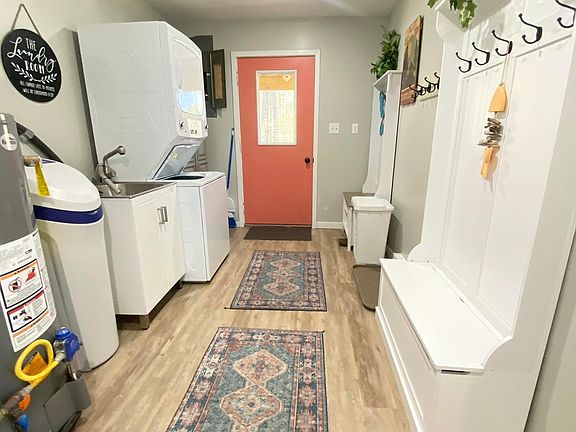 3rd image of 18815 Lakewood Cir