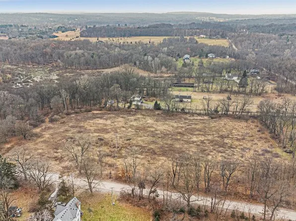 8881 Merrill Rd, Whitmore Lake, MI 48189