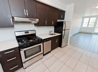 27-57 Crescent St #4, Astoria, NY 11102