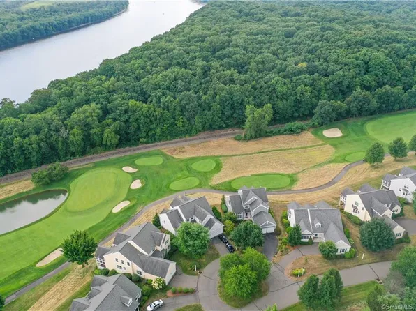 1 Lion Gardiner, Cromwell, CT 06416