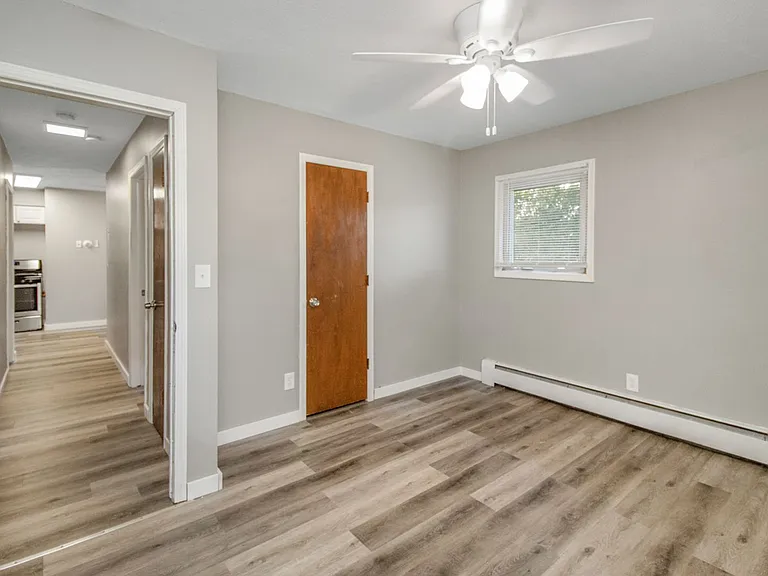 6061 2nd St NE — Photo 9