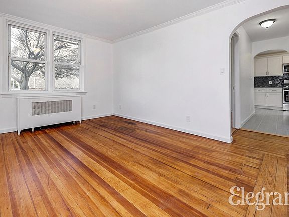 5th image of 37 Ambrose Pl Floor 1
