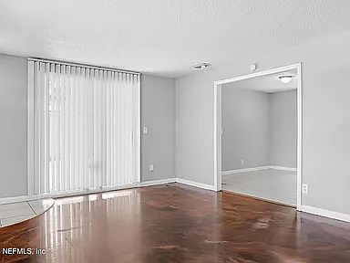 4th image of 5828 Ensenada Rd