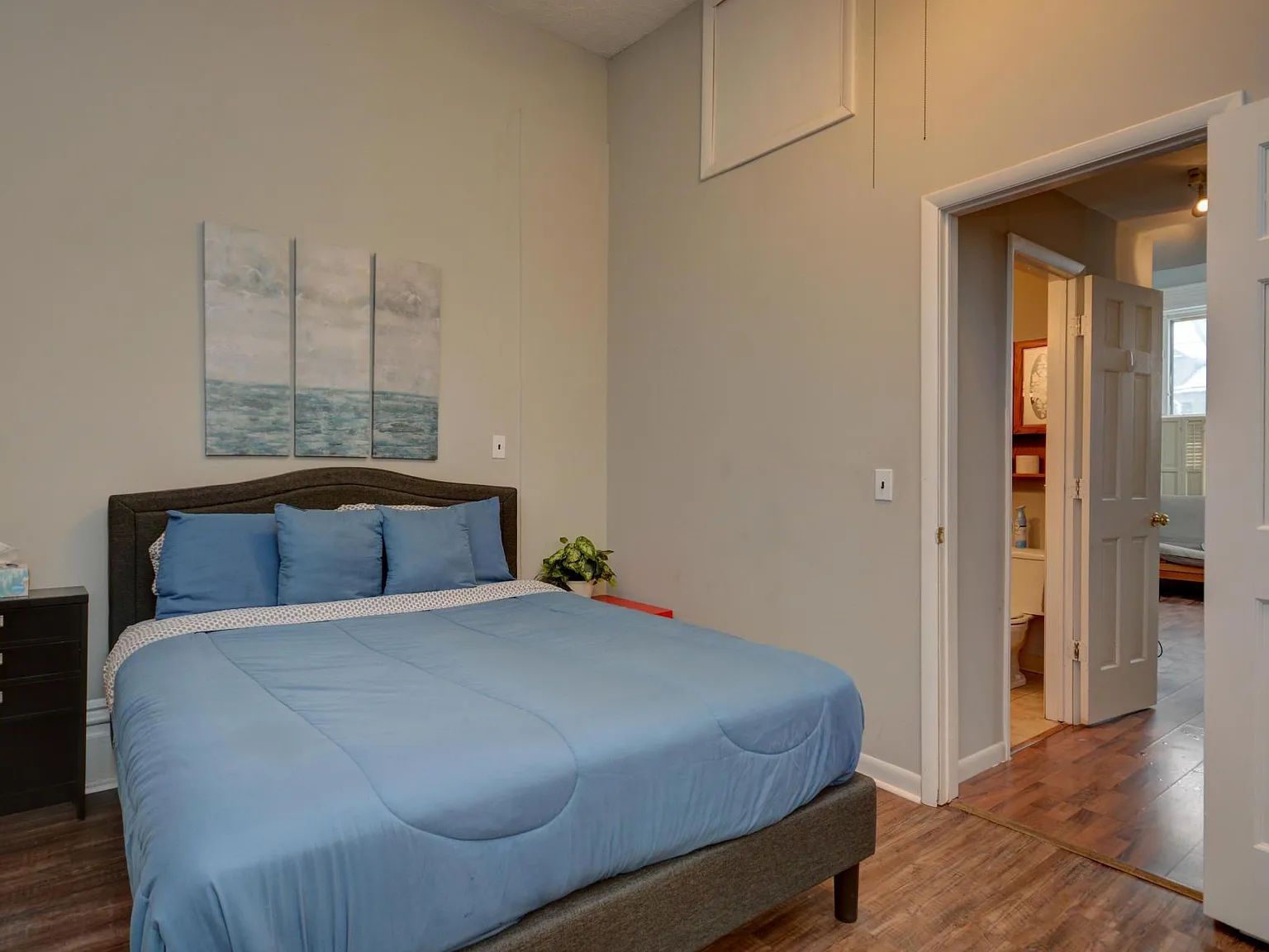1076 Neil Avenue — Photo 2