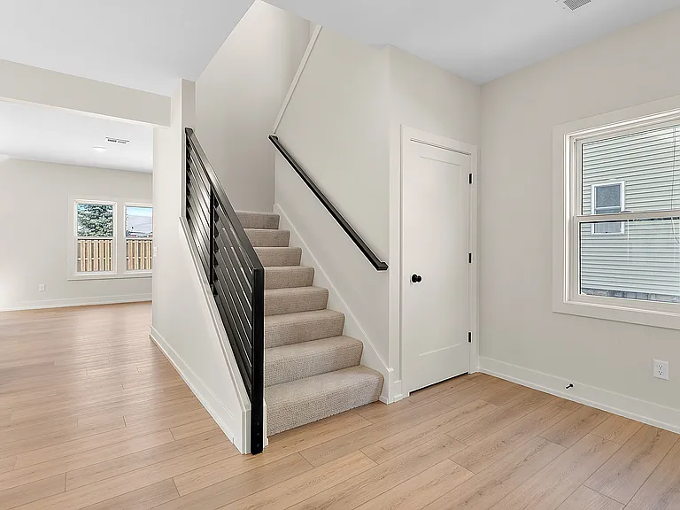 581 S Shore Dr — Photo 8