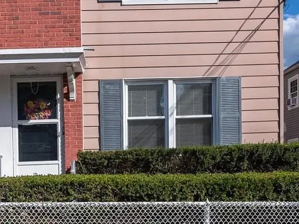 30 Kelly Parkway image 1 of 21