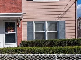 30 Kelly Pkwy, Bayonne, NJ