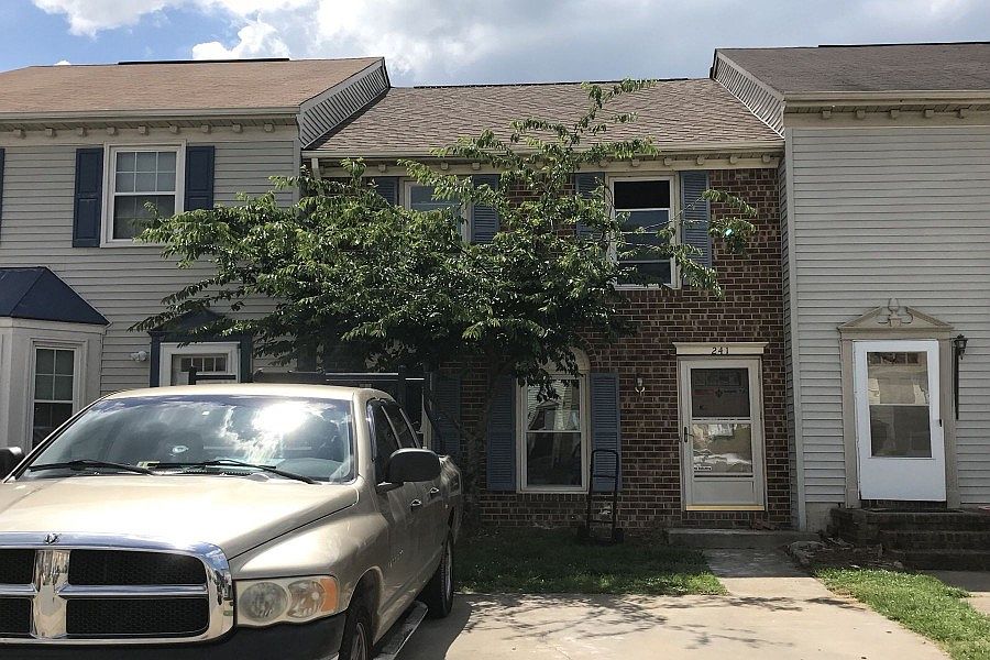 1st image of 241 Windbrooke Ln