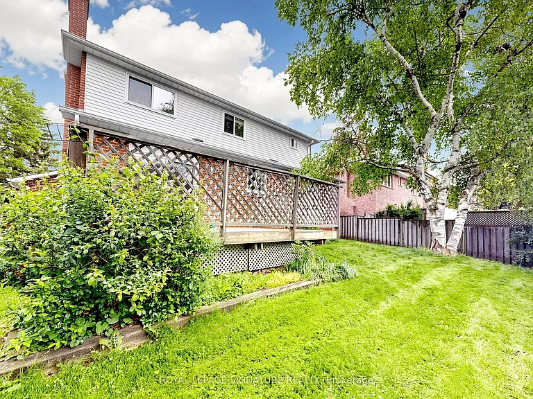 94 Howlett Ave — Photo 48