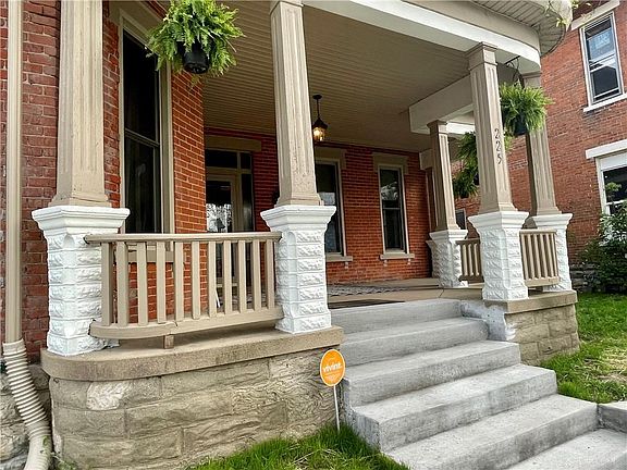 2nd image of 225 E Somers St