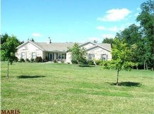 2918 Eagle Pointe Dr, Wentzville, MO 63385
