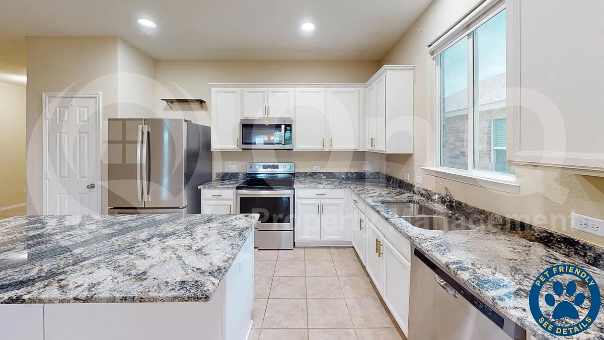 3 bed, 2.0 bath, 2146 sqft, $2,295 — Photo 1