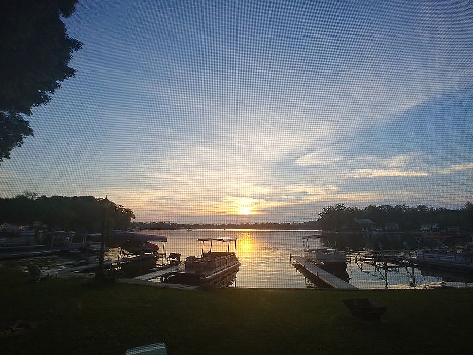 2nd image of 2374 Lakeside Dr
