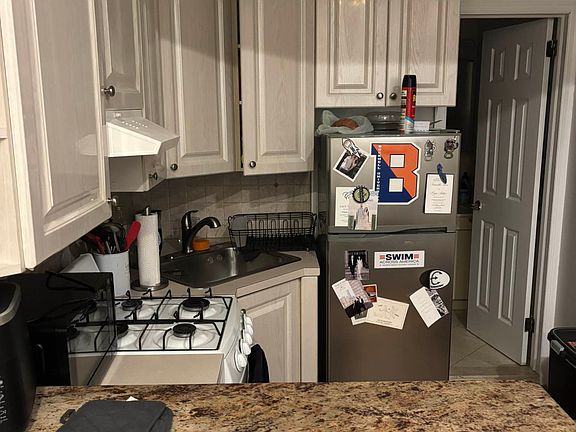 5th image of 234 E 81st St APT C