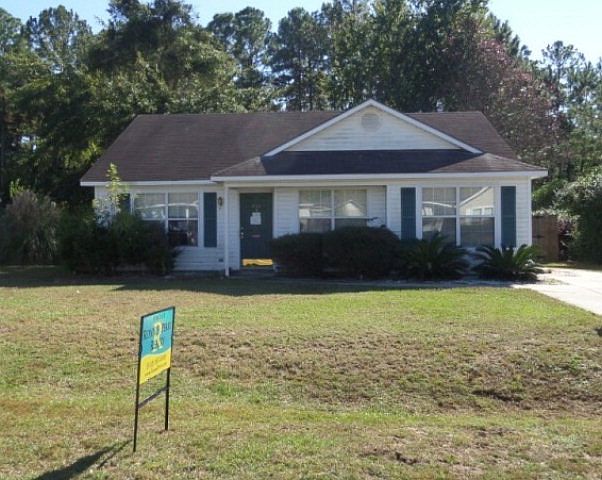 1st image of 211 Sandalwood Cir