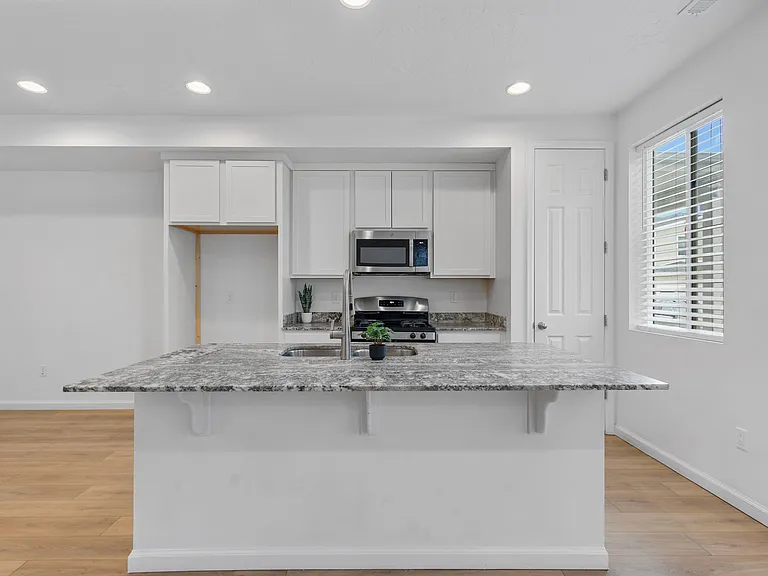 1714 N 1310 E — Photo 4