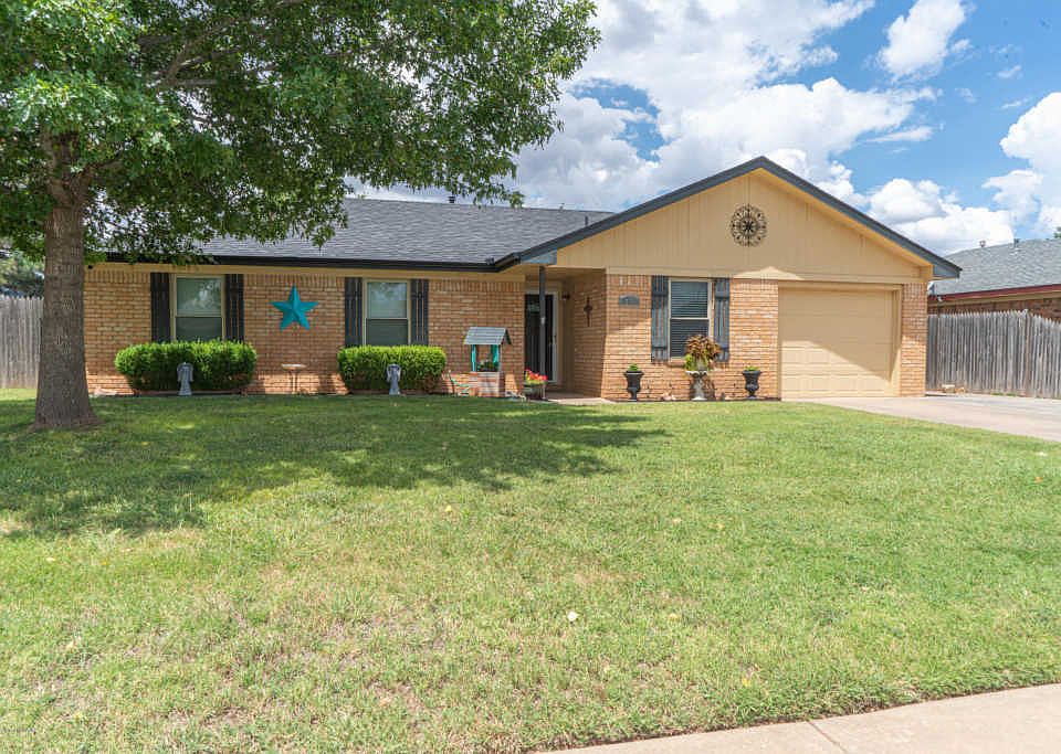 2nd image of 806 Santa Fe Trl
