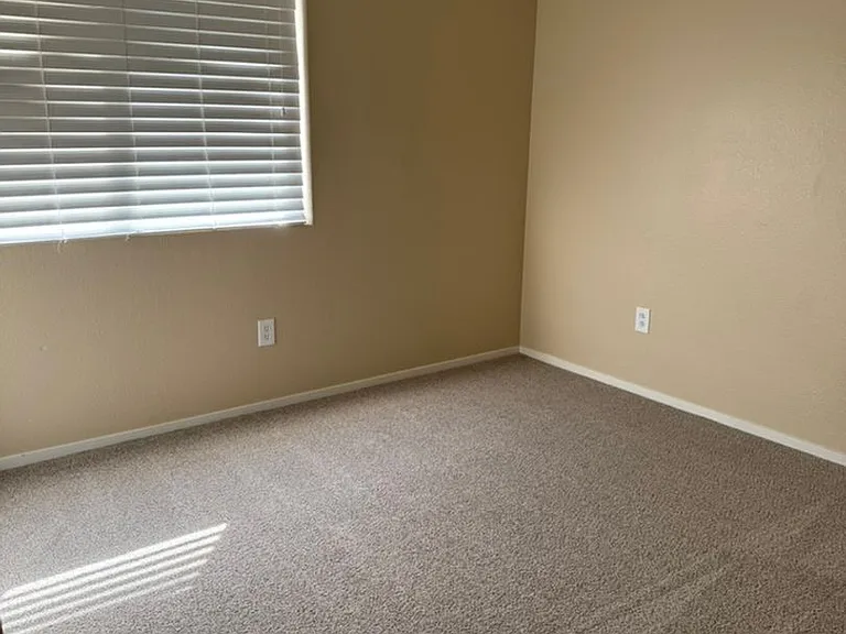 2228 Cambridge Elms St — Photo 5