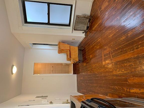 3rd image of 66 Orchard St APT 5