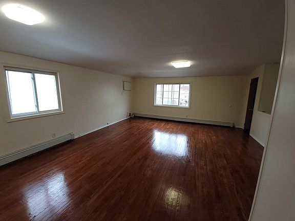 4th image of 21706 136th Ave #2