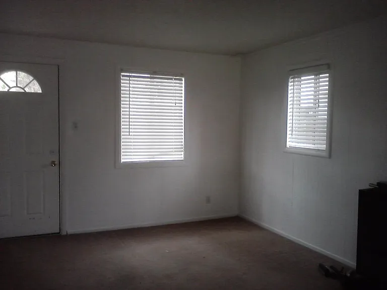1308 W Fern Dr — Photo 3