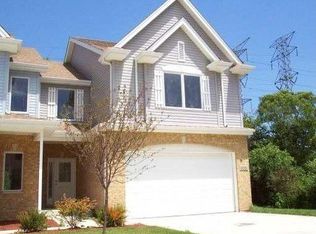 835 Jameson Ct E, Carol Stream, IL 60188