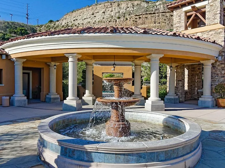 2901 Escala Cir — Photo 19