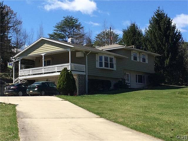 1st image of 174 Horseshoe Ln E