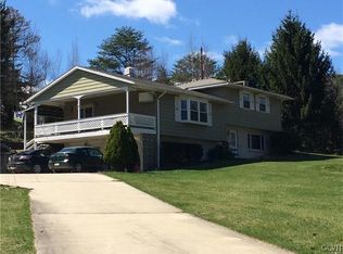 174 Horseshoe Ln E, Lehighton, PA 18235