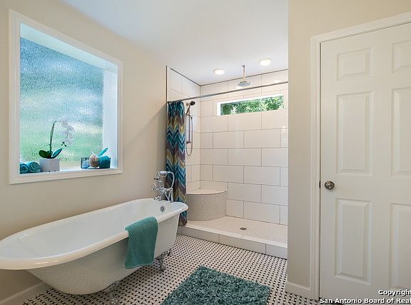 5th image of 243 E Edgewood Pl