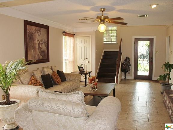 5th image of 2114 Rosemary Ln
