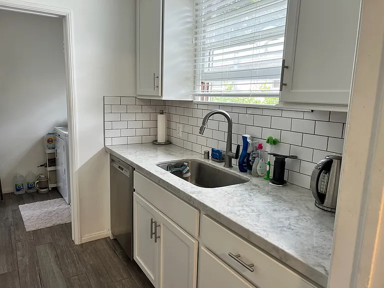 4122 Charles Ave — Photo 7