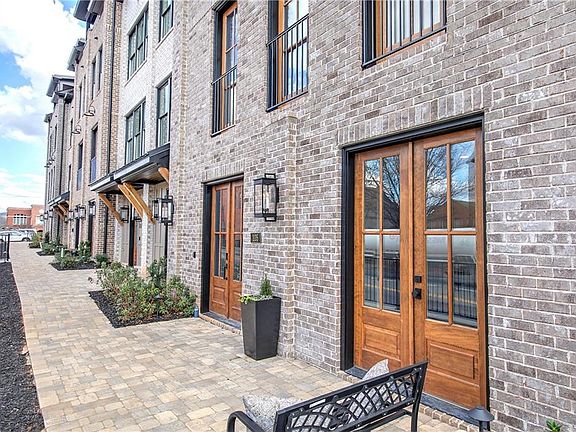 4th image of 178 Main St #204