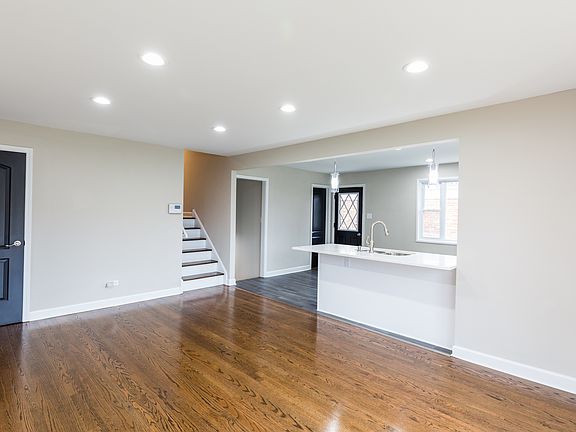 3rd image of 14641 Kimbark Ave