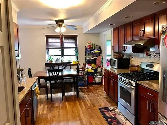 Sold by E Realty International Corp | media 5