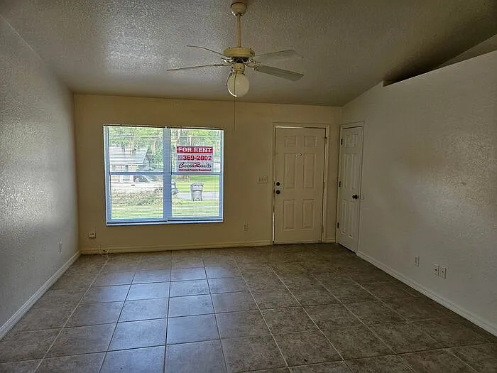 2 bed, 2.0 bath, 961 sqft, $1,150 — Photo 2
