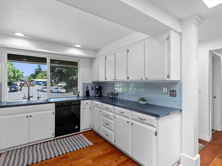 SW Oak Ct — Photo 9