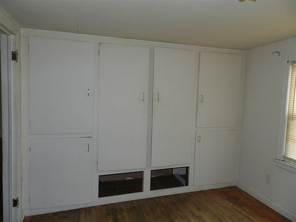 4th image of 722 Park Ave