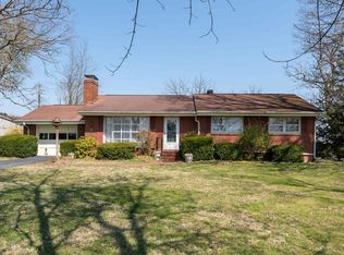 811 New Hope Rd, Staunton, VA 24401