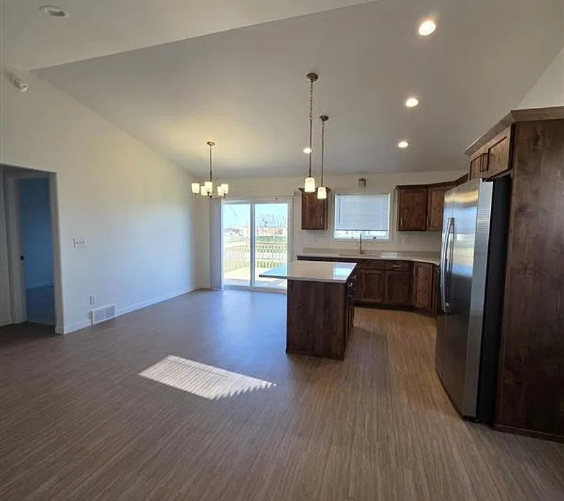 6729 Samuel Dr