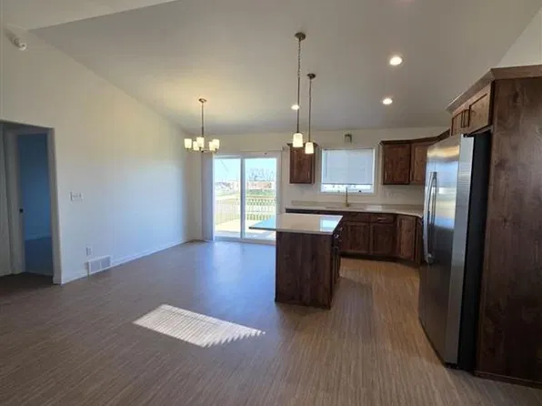 6729 Samuel Dr, Horace, ND 58047