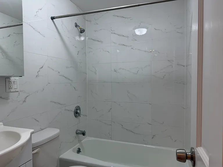 148 W 73rd St #1-B — Photo 9