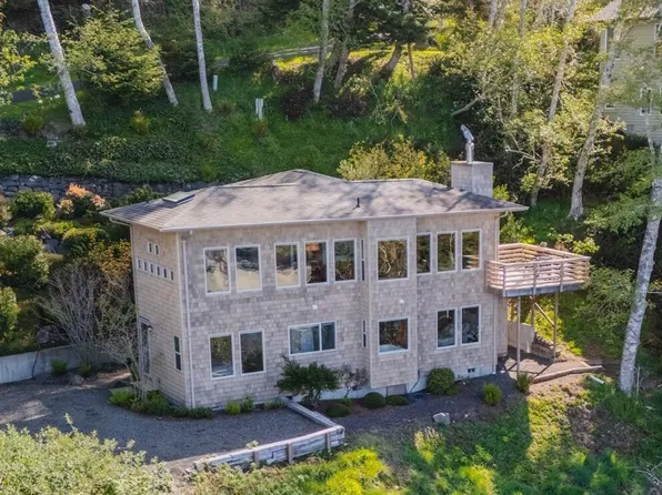 370 Horizon Hill Rd, Yachats, OR 97498