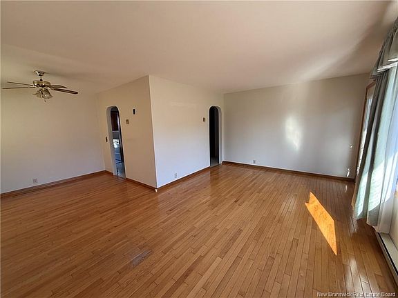 5th image of 315 Royal Rd